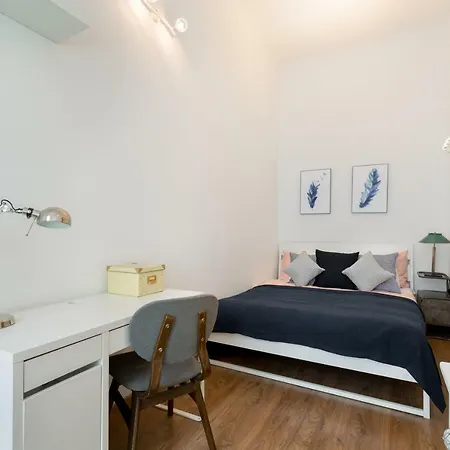 Six Seasons - Andrássy Apartamento Budapeste